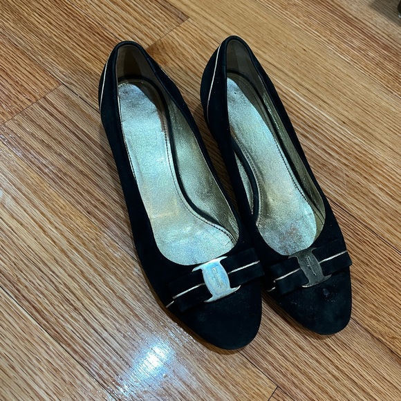 Salvatore Ferragamo Mary Jane suede black pumps size 6.5 - Picture 2 of 2